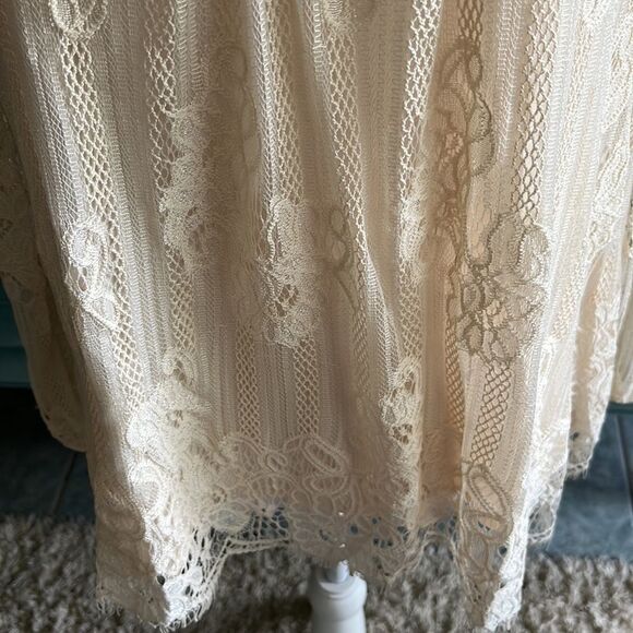 ALTAR'D STATE ILLUSION NECKLINE LACE TOP IN EGRET S - Picture 3 of 16